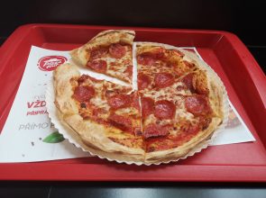 Otevření Pizza Hut OC Arkády a k tomu pizza ZDARMA!